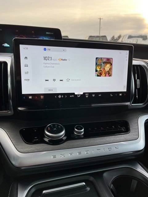 Used 2025 Ford Expedition Max Platinum image 45