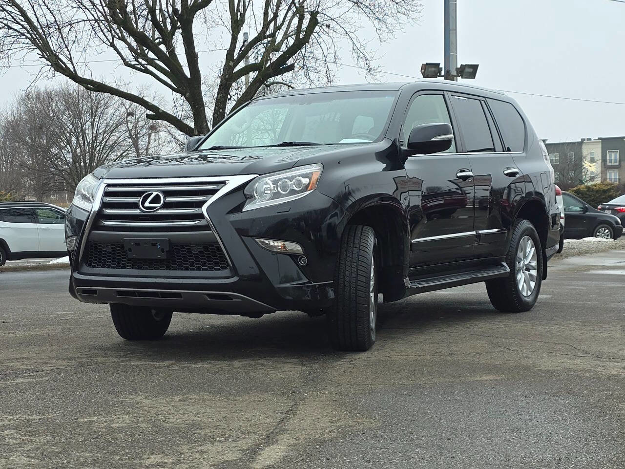 Used 2017 Lexus GX 460 Premium w/ Premium Package image 2