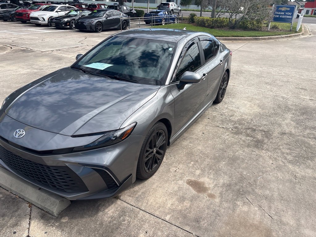 Used 2026 Toyota Camry SE FWD image 7