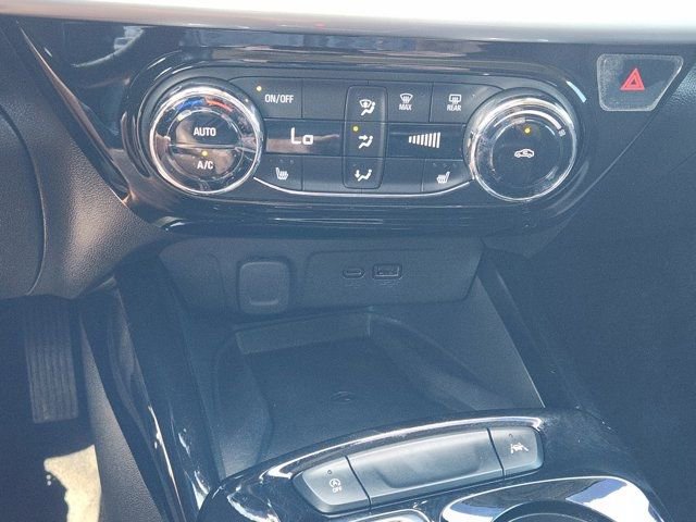 Used 2024 Chevrolet Trax LT w/ Sunroof Package image 21