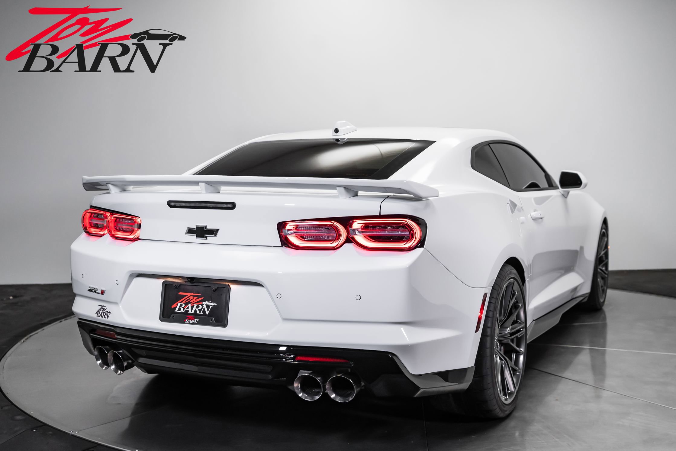 Used 2020 Chevrolet Camaro ZL1 RWD image 14