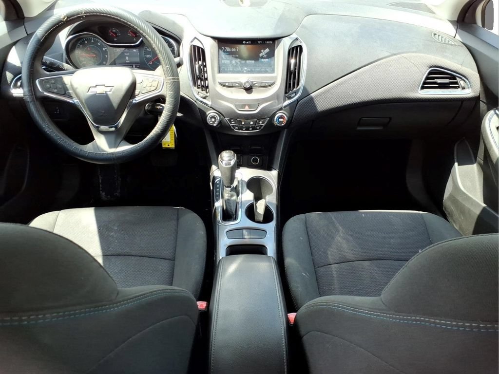 Used 2017 Chevrolet Cruze LT FWD image 18