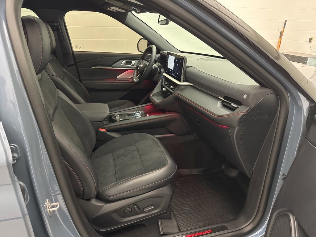Used 2025 Ford Explorer ST image 54