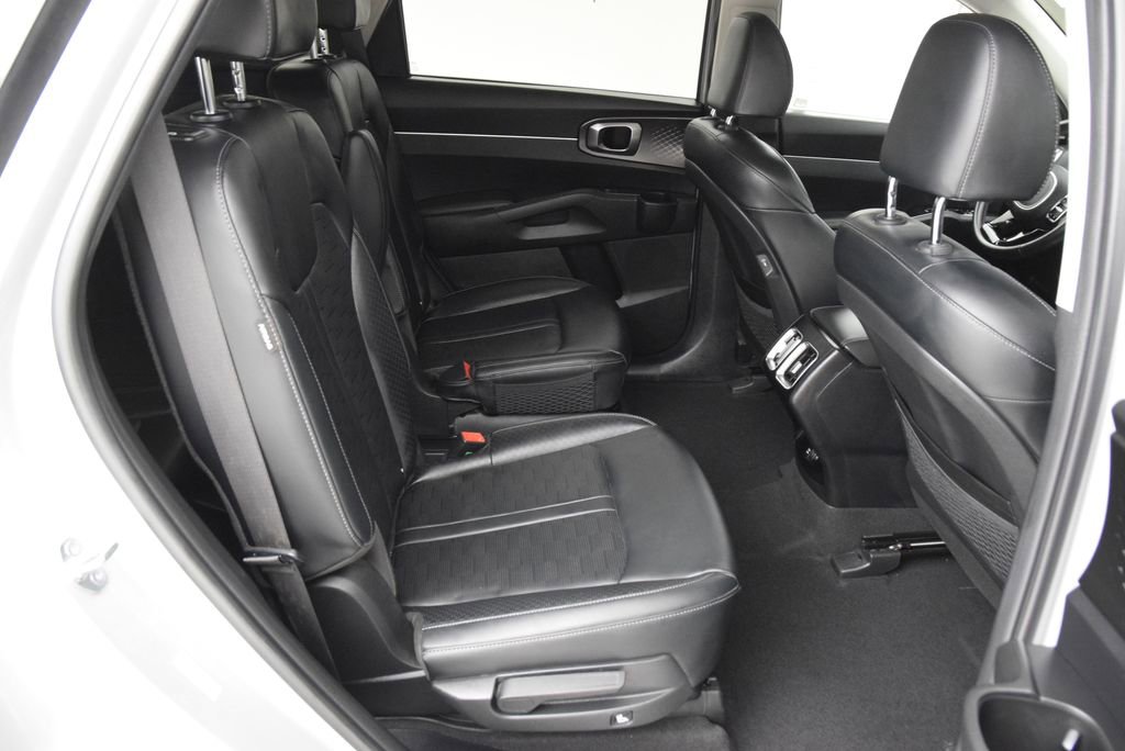 Used 2025 Kia Sorento EX image 18