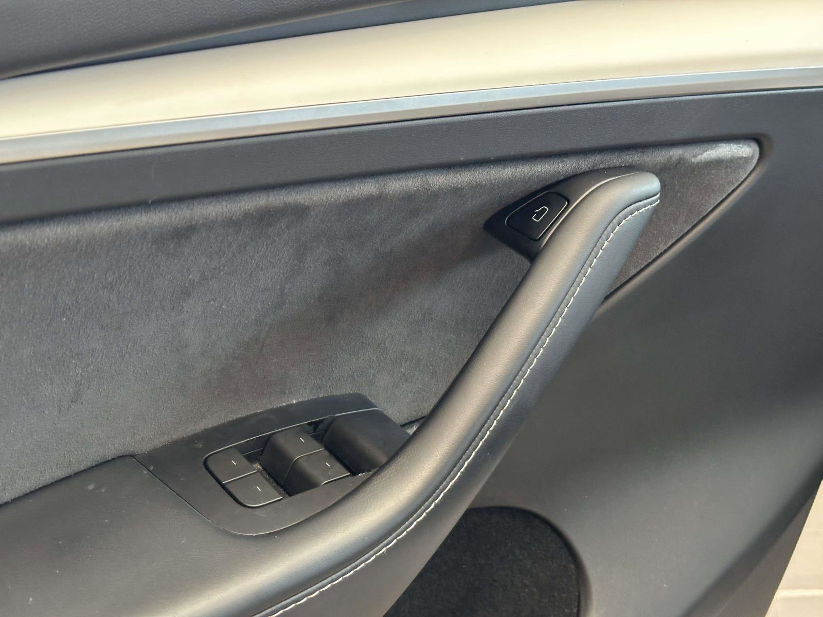 Used 2023 Tesla Model Y Long Range image 12