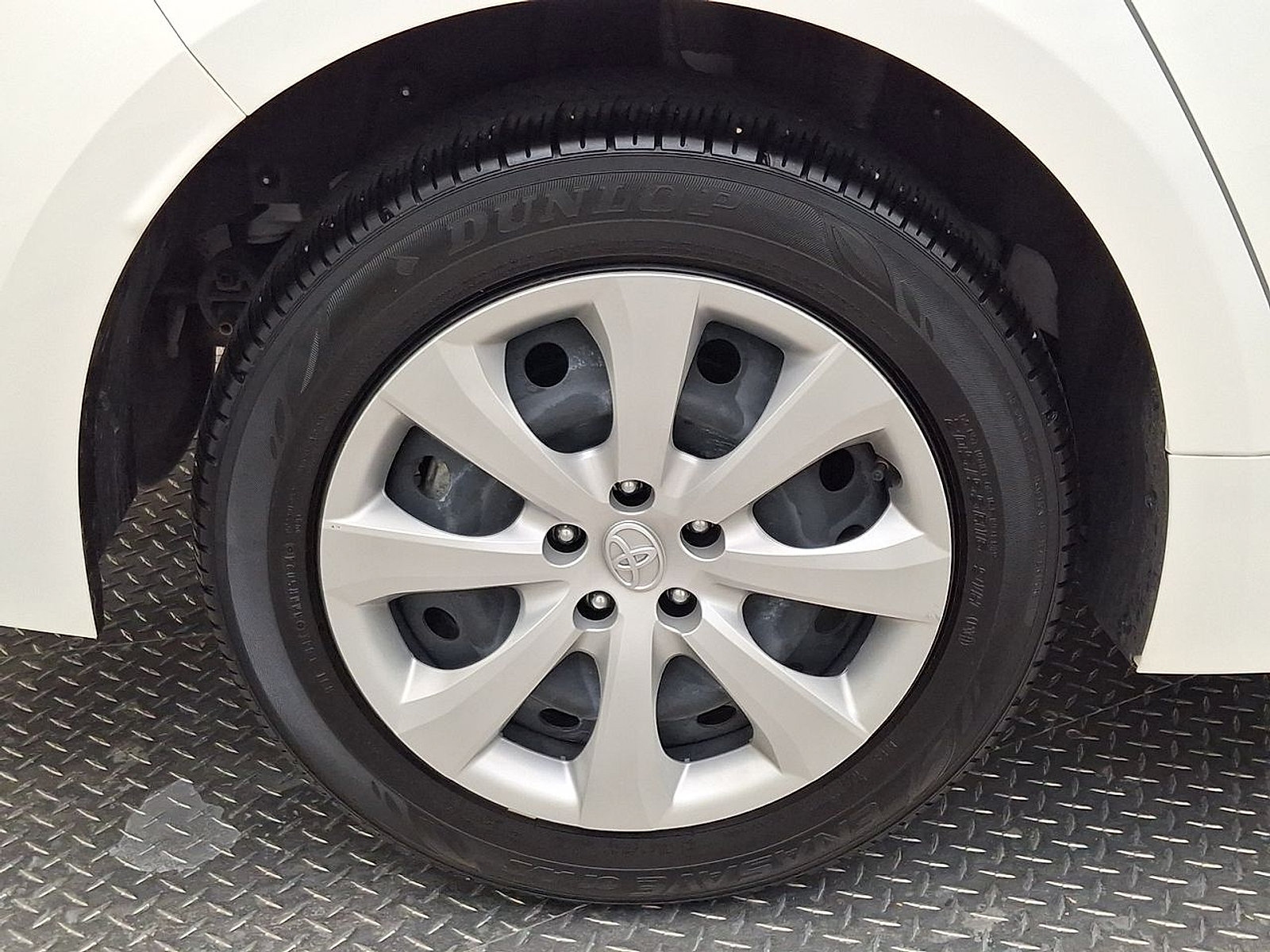 Certified 2025 Toyota Corolla LE FWD image 30