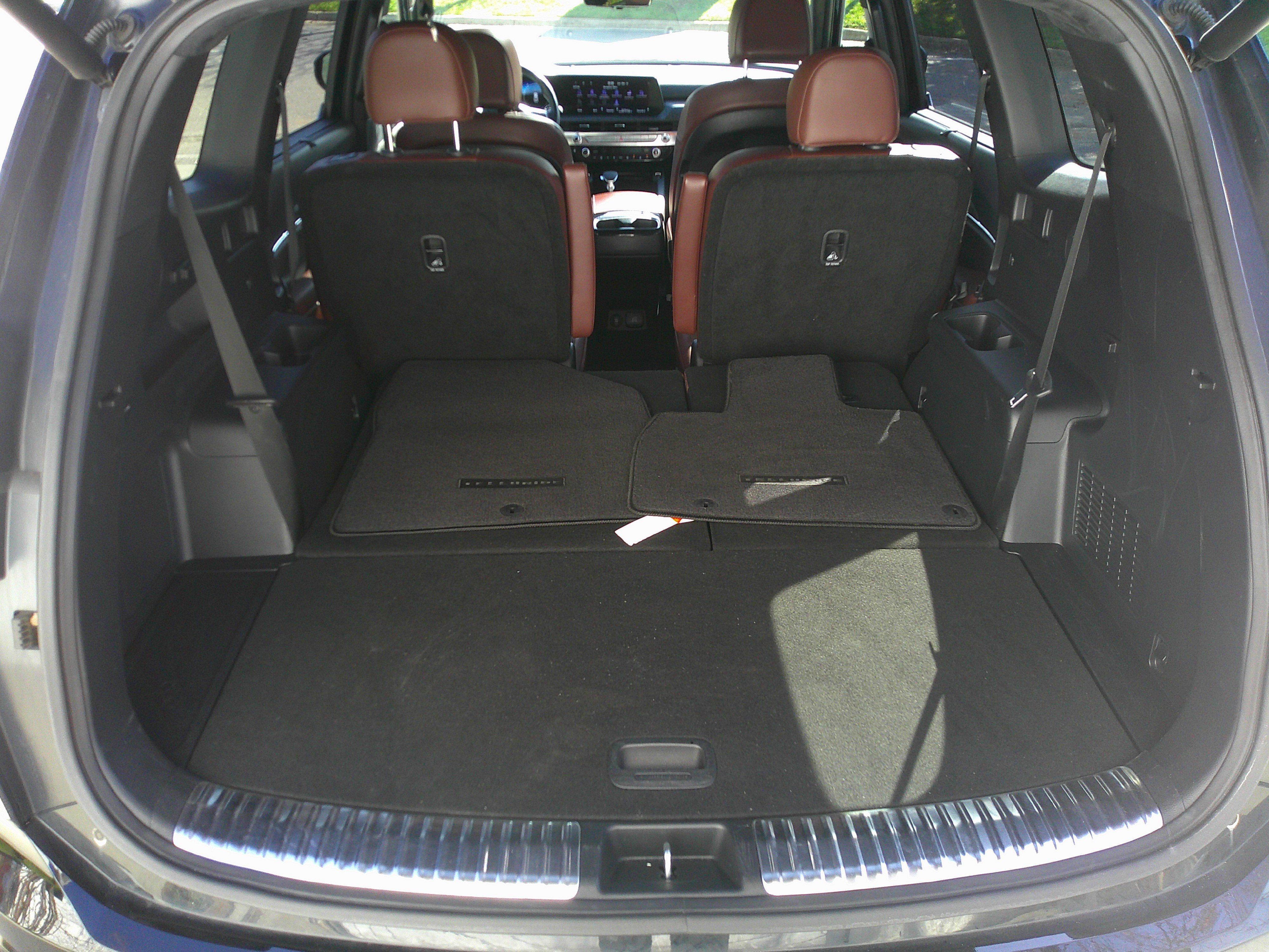 Used 2024 Kia Telluride SX Prestige w/ Towing Package image 33