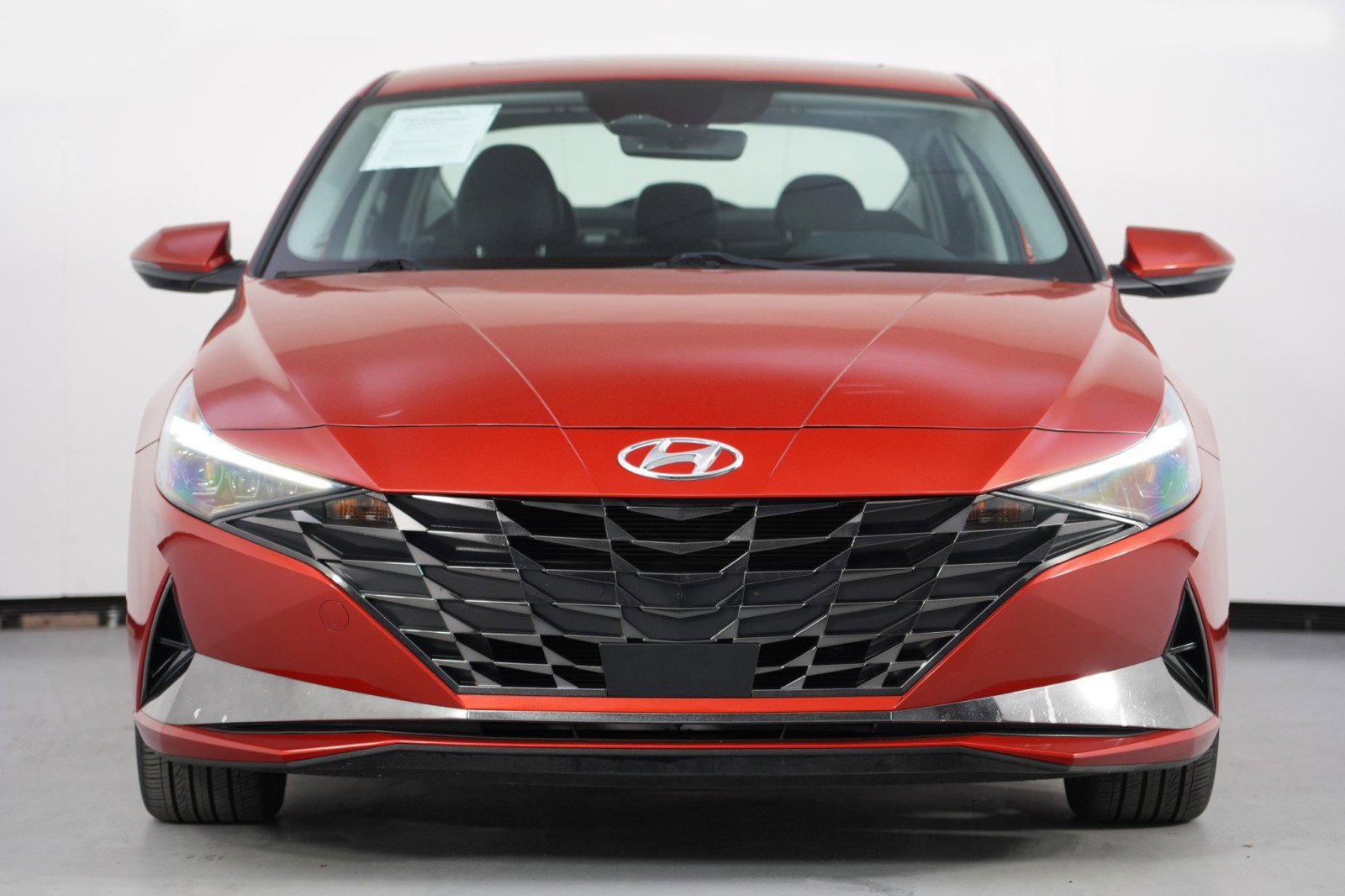 Used 2021 Hyundai Elantra Limited w/ Cargo Package image 6