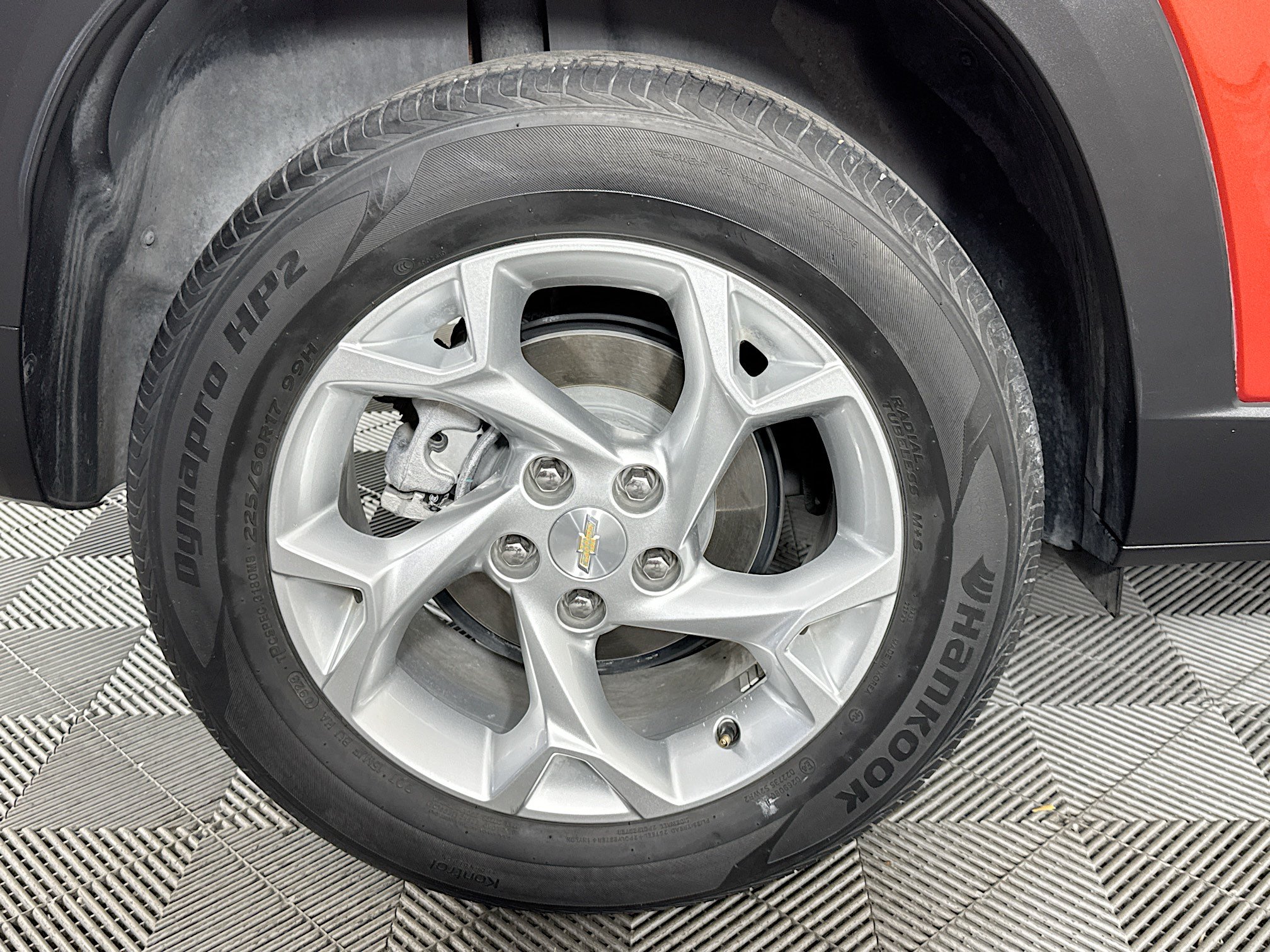Used 2024 Chevrolet Trax LS w/ LS Convenience Package FWD image 30
