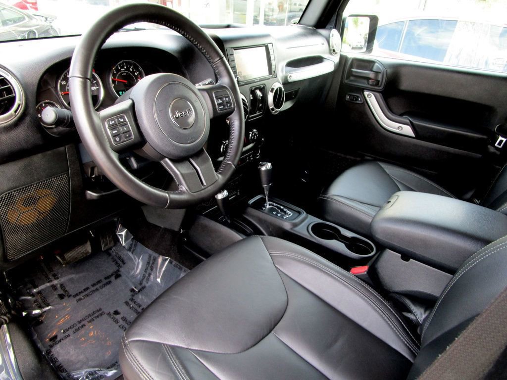 Used 2018 Jeep Wrangler Unlimited Sahara w/ Connectivity Group image 12