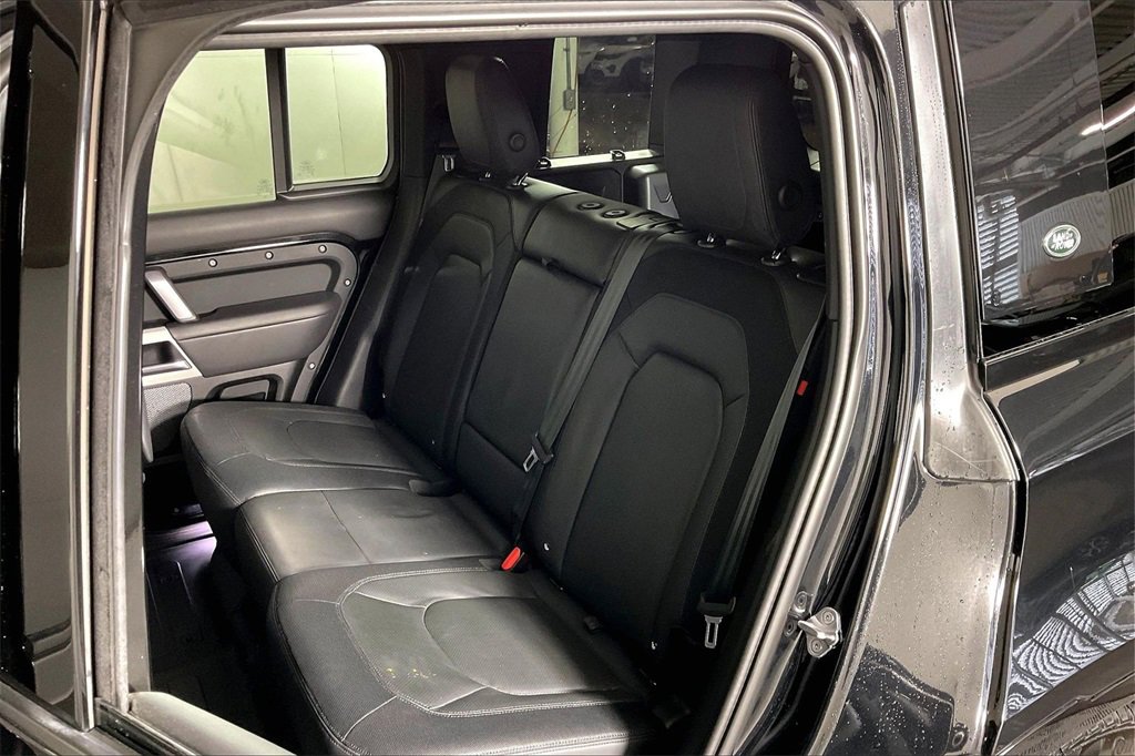 Used 2023 Land Rover Defender 110 X-Dynamic SE image 25