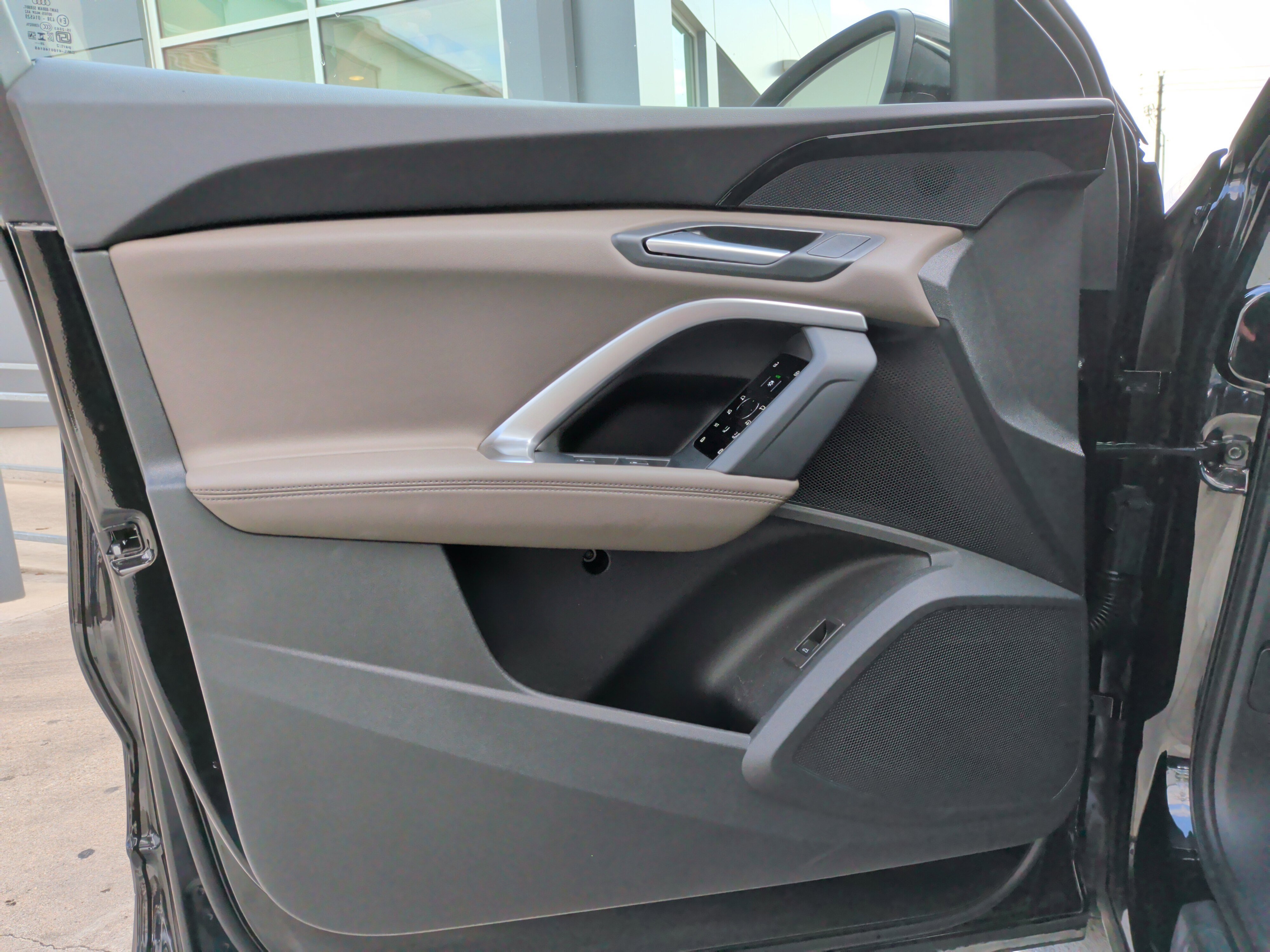 Certified 2025 Audi Q5 Premium w/ Convenience Package AWD/4WD image 13