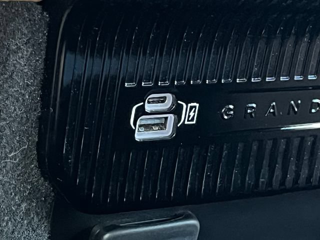Used 2024 Jeep Grand Wagoneer L Series III w/ Rear Seat Video Group 1 AWD/4WD image 37