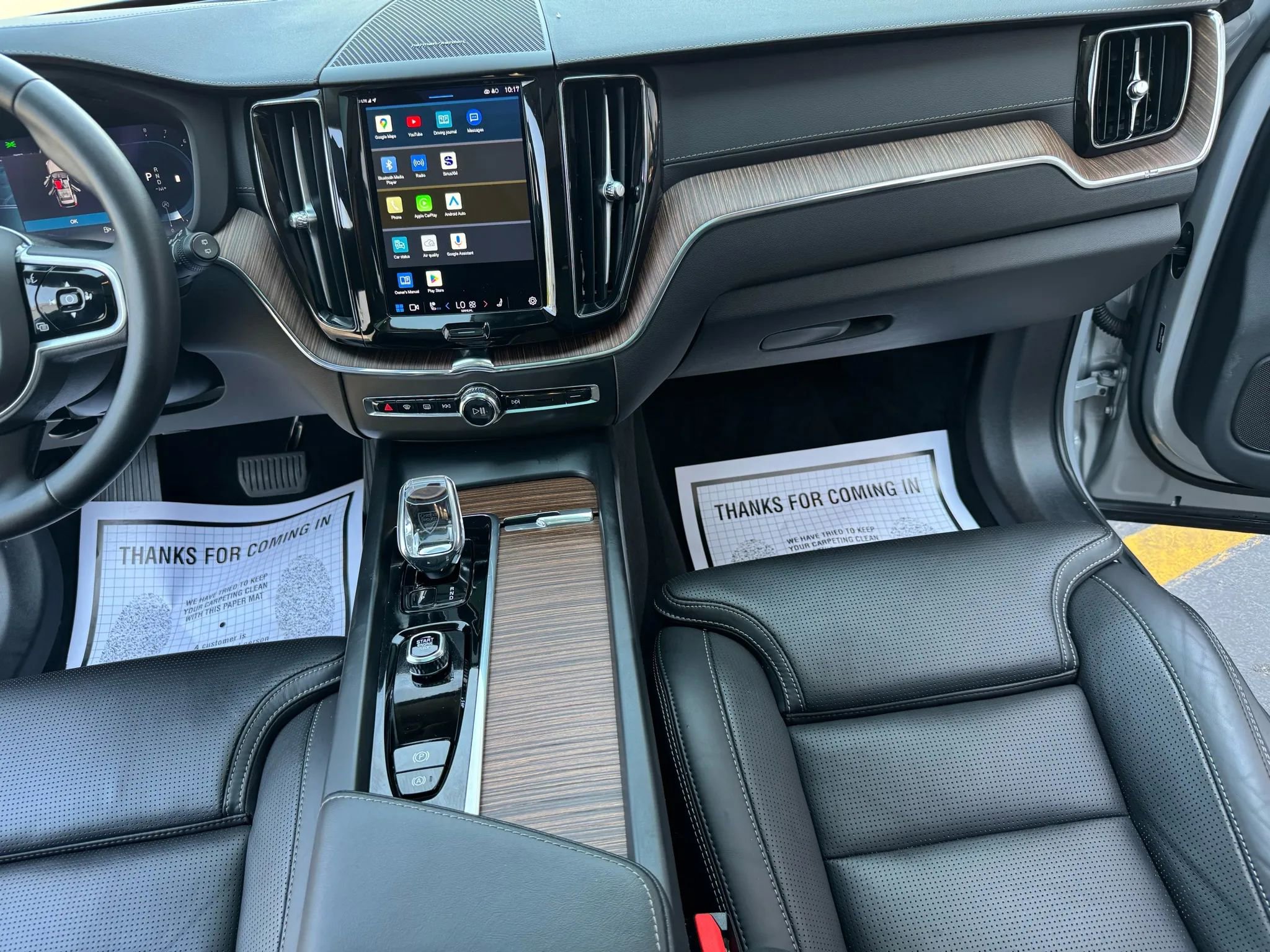 Used 2023 Volvo XC60 B5 Ultimate w/ Climate Package image 18