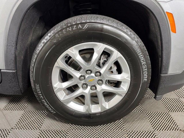 Used 2023 Chevrolet Traverse LS w/ Safety Package AWD/4WD image 9