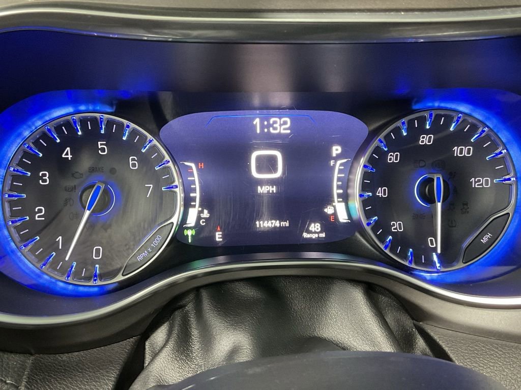 Used 2018 Chrysler Pacifica Limited w/ Tire & Wheel Group image 12