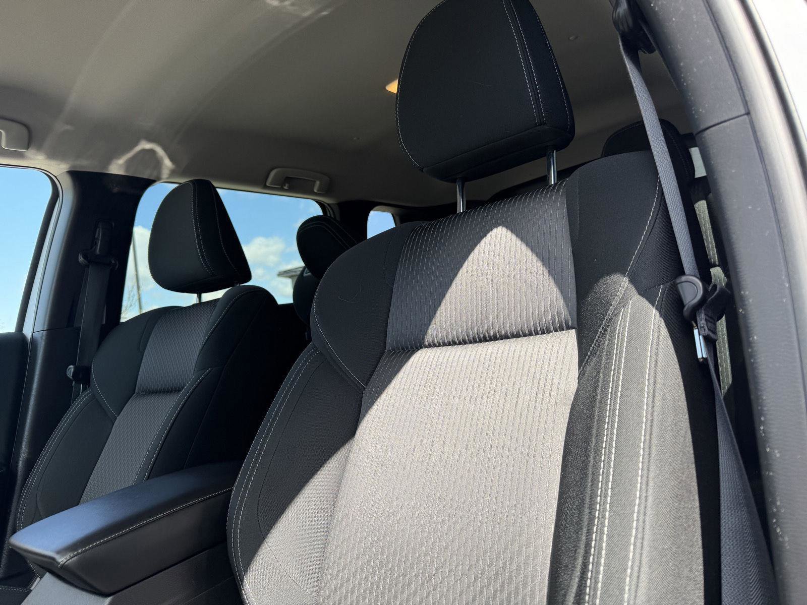 Used 2022 Mitsubishi Outlander ES image 9