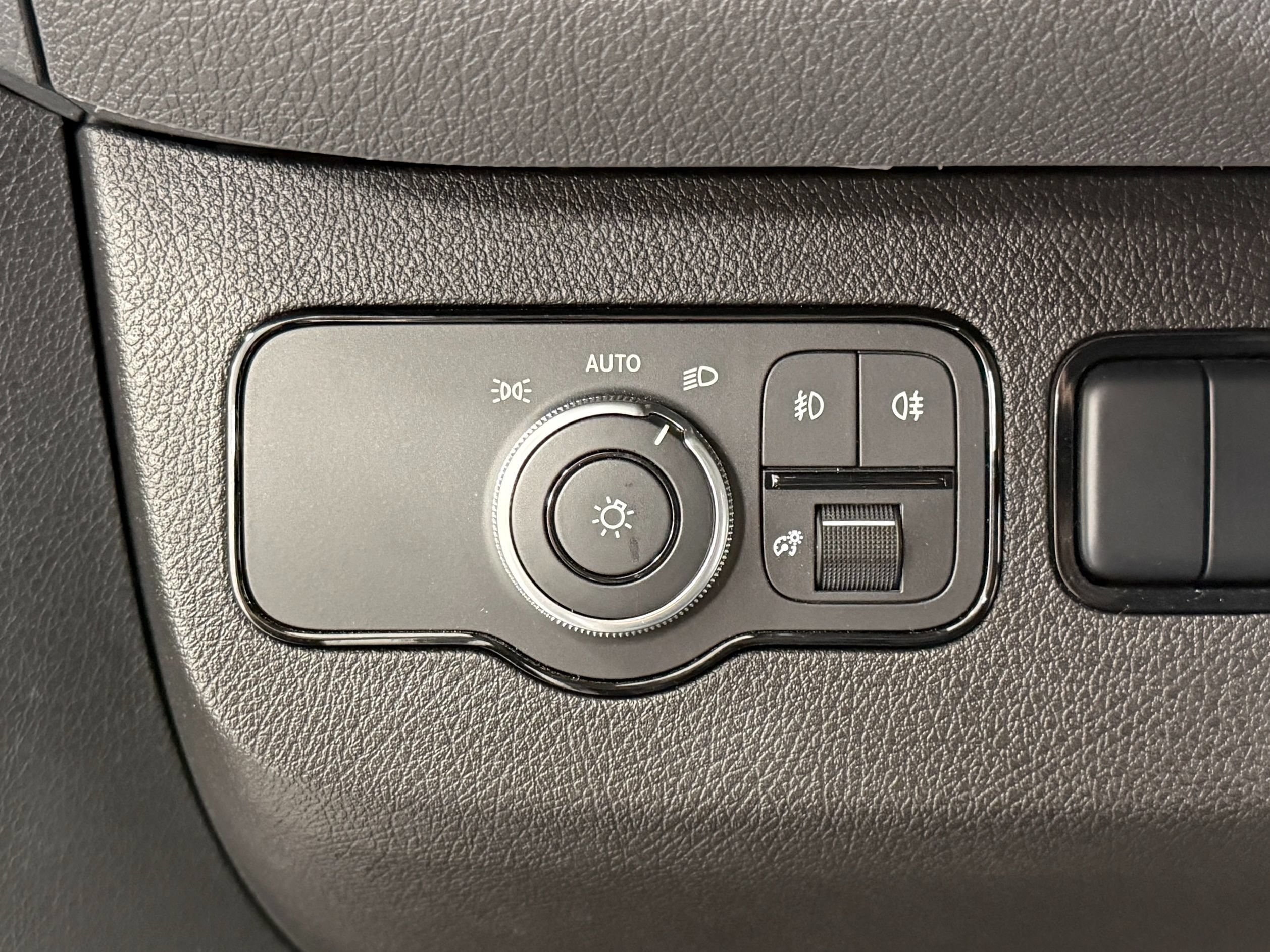 Used 2024 Mercedes-Benz Sprinter 3500 image 17