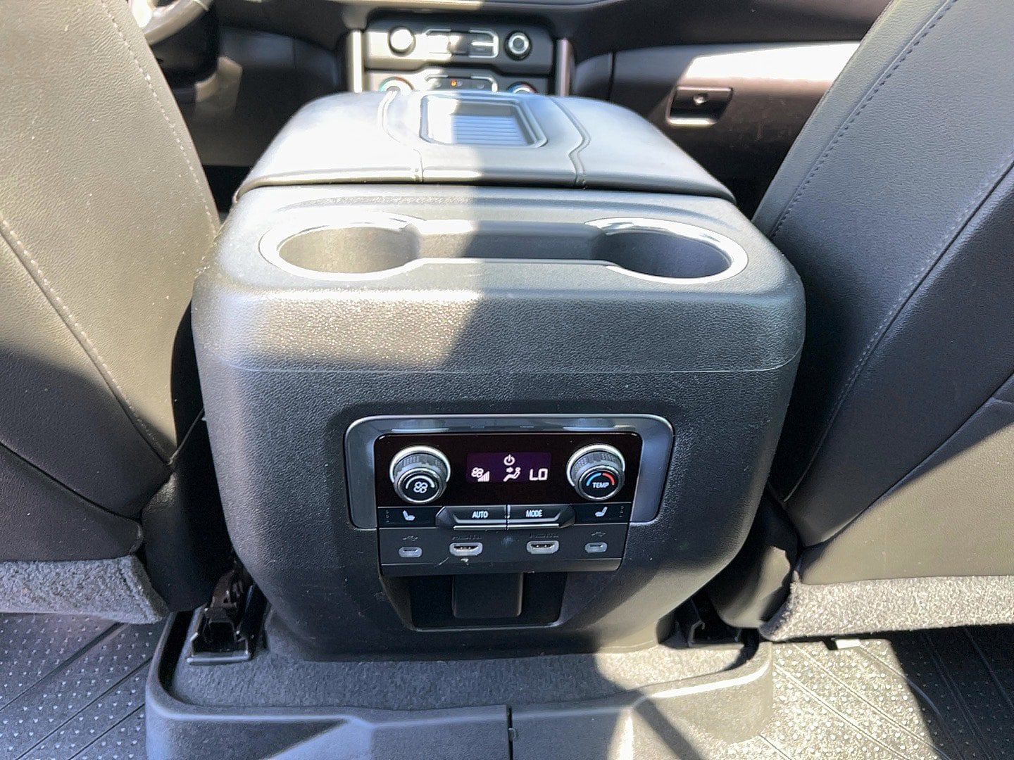 Used 2021 Chevrolet Suburban High Country w/ Premium Package image 29