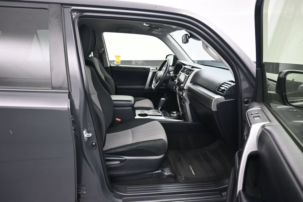 Used 2024 Toyota 4Runner SR5 AWD/4WD image 39