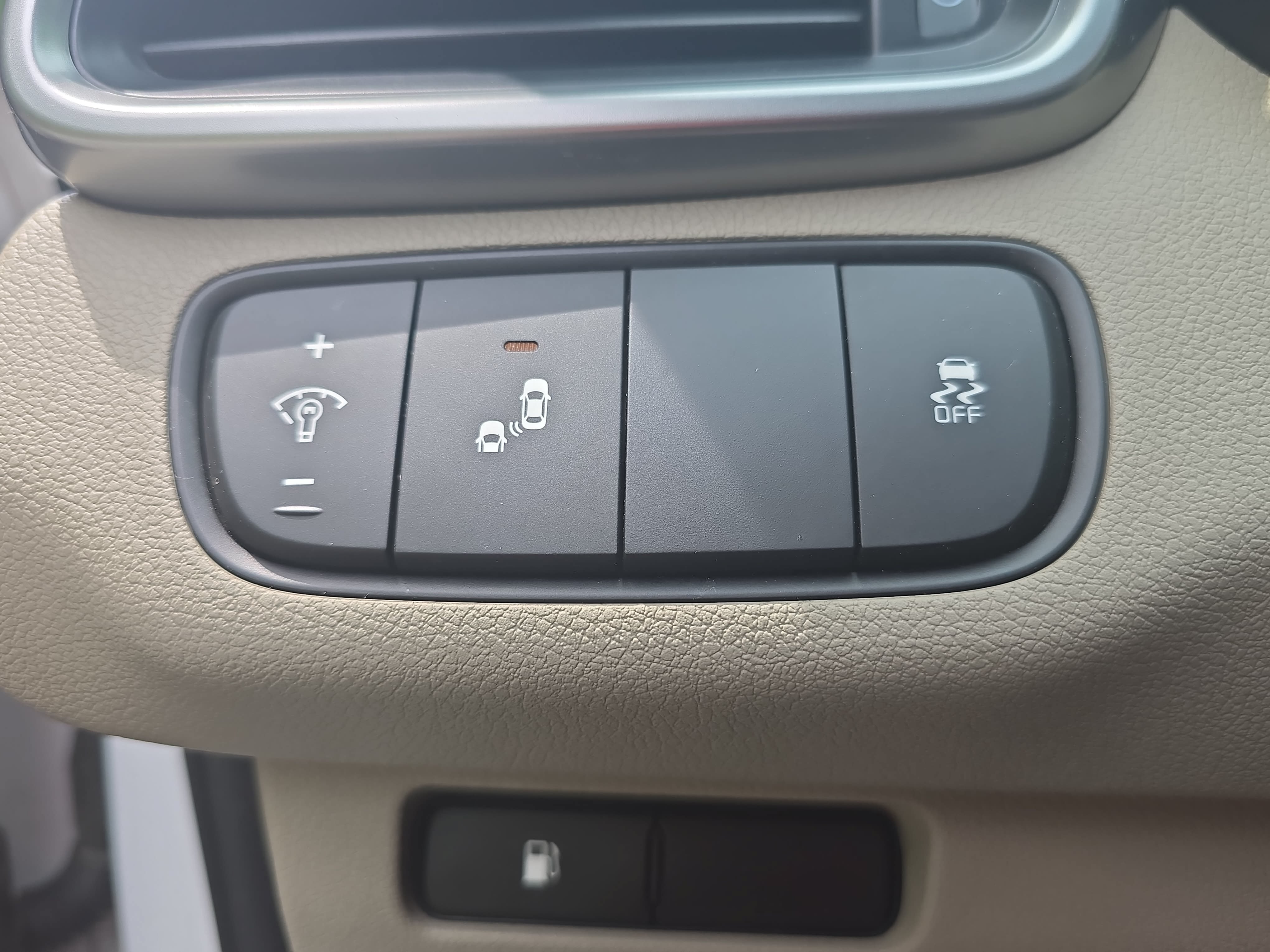 Used 2019 Kia Sorento FWD image 24