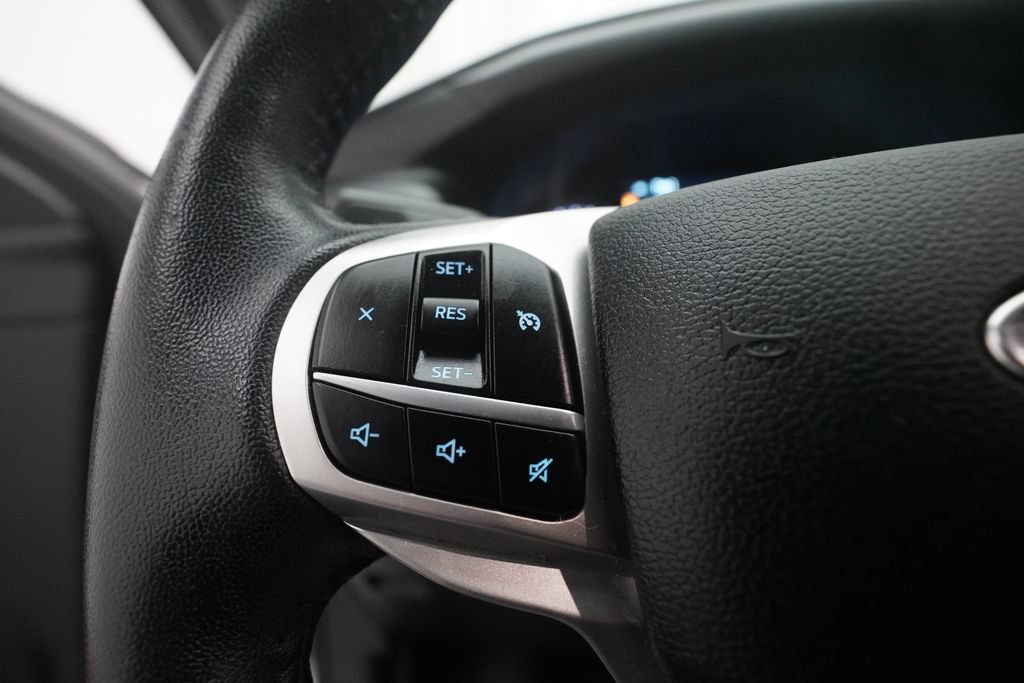 Used 2021 Ford Explorer XLT w/ Equipment Group 202A AWD/4WD image 19