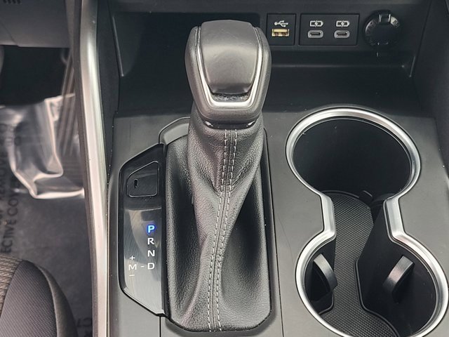 Used 2023 Toyota Highlander LE image 23