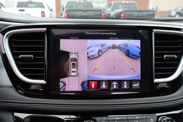 New 2026 Chrysler Pacifica Limited FWD image 25