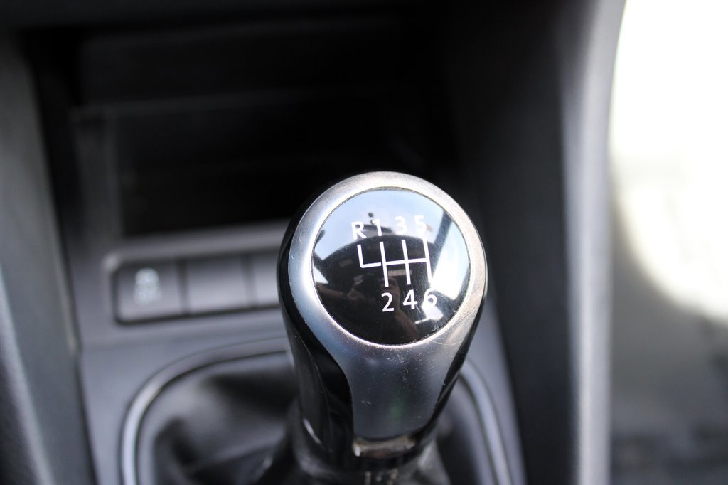 Used 2012 Volkswagen Golf 4-Door image 28