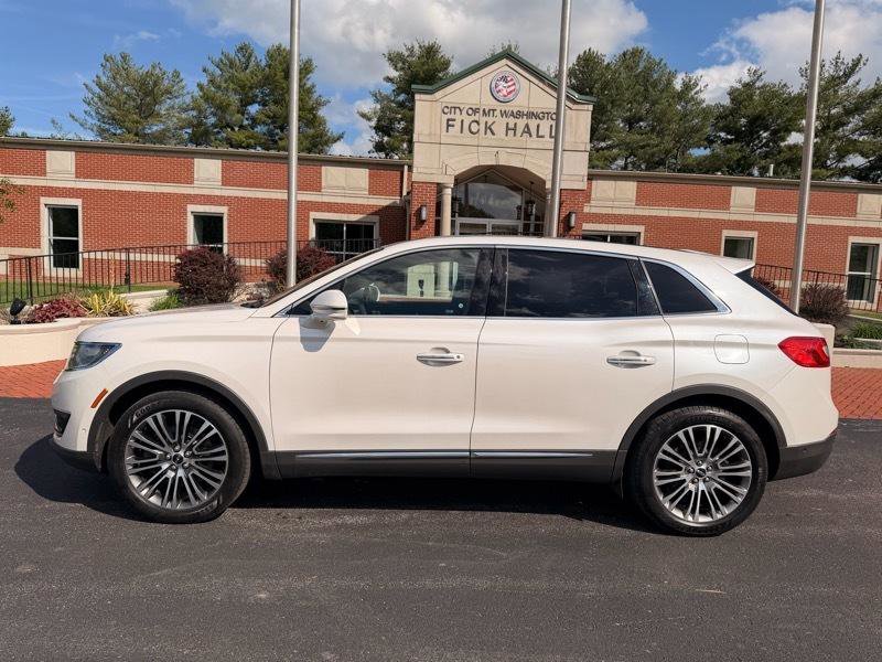 Used 2016 Lincoln MKX Reserve w/ Luxury Package FWD image 9