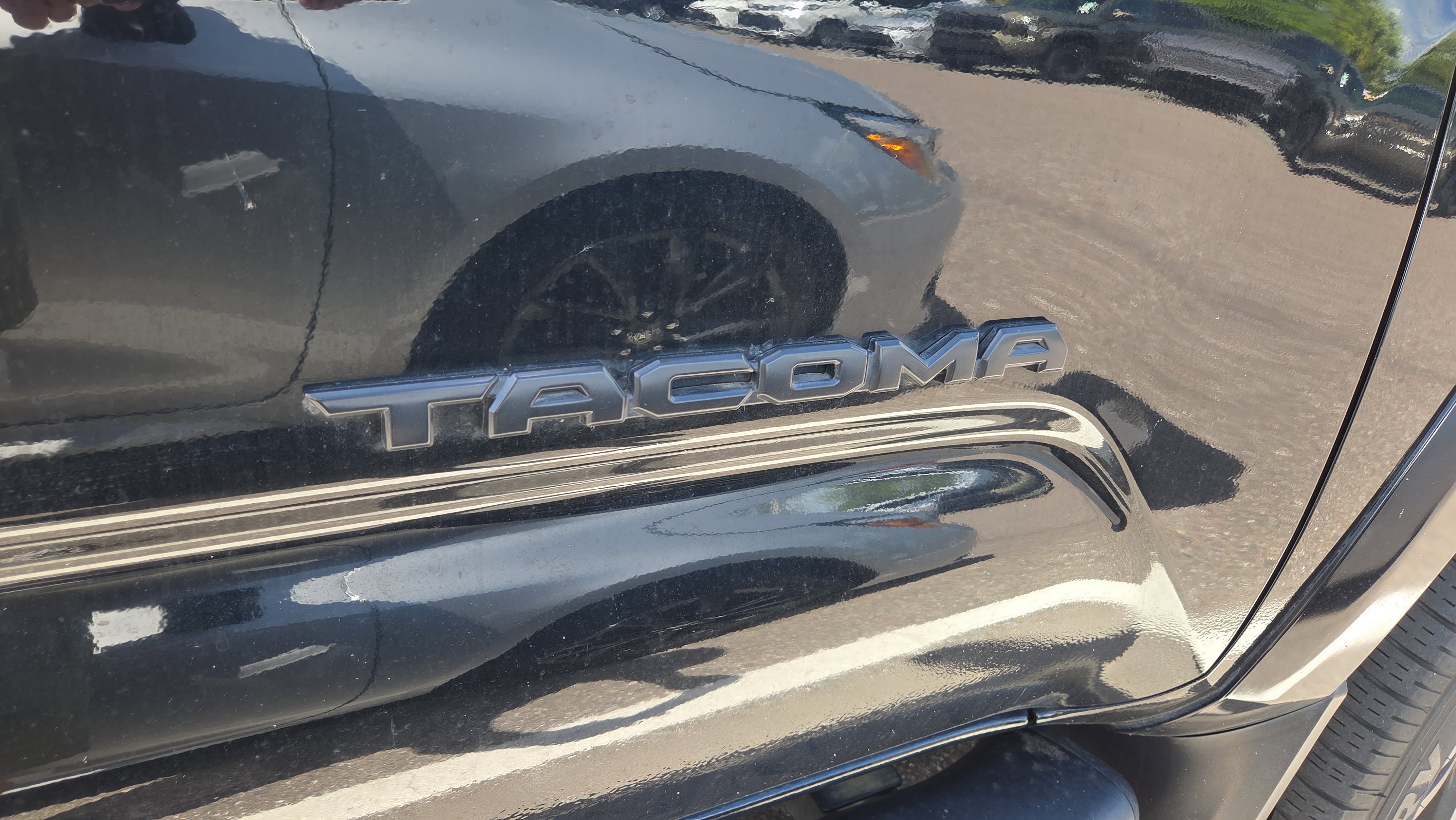 Used 2019 Toyota Tacoma TRD Sport AWD/4WD image 6