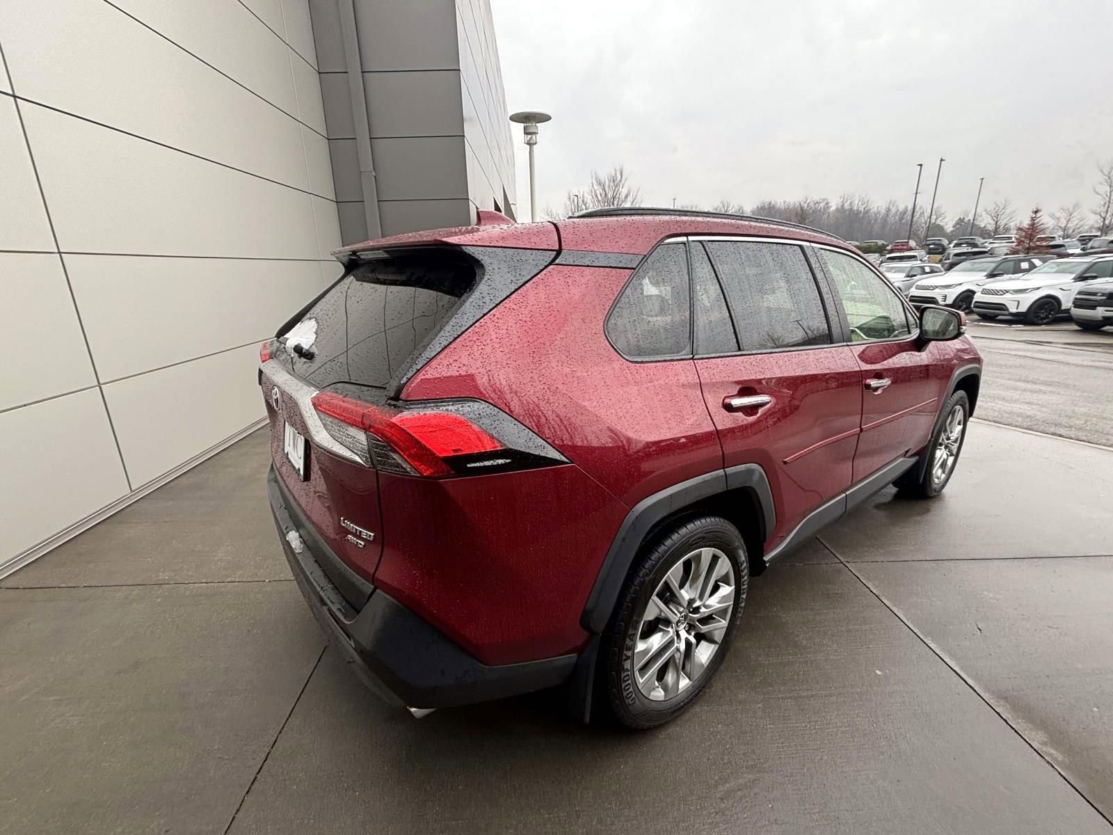 Used 2019 Toyota RAV4 Limited w/ Advanced Technology Package image 7