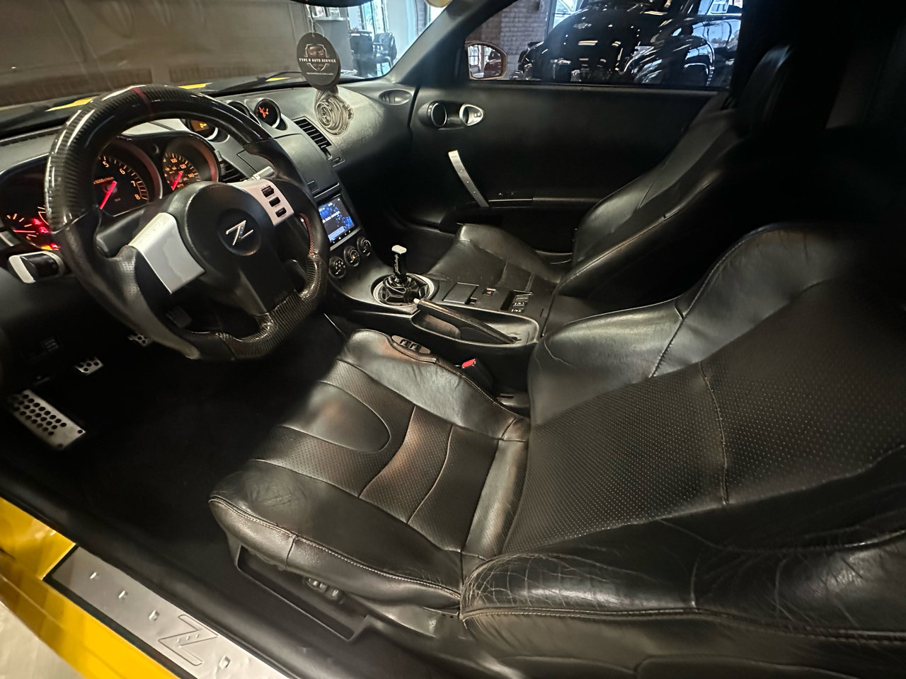 Used 2005 Nissan 350Z Touring image 10