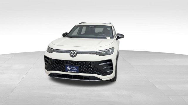 Certified 2026 Volkswagen Tiguan SE R-Line AWD/4WD image 8