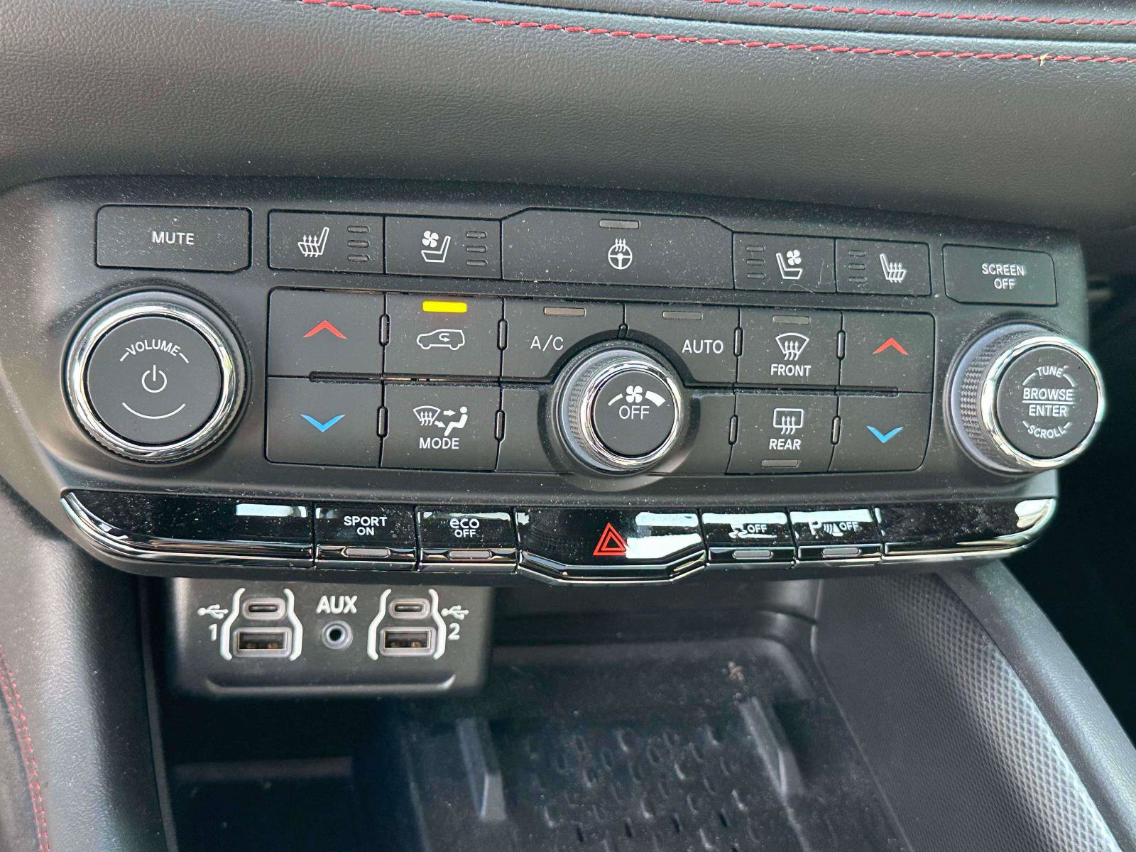 Used 2025 Dodge Durango R/T AWD/4WD image 25
