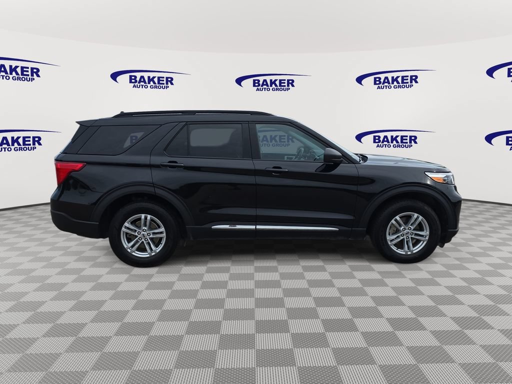 Used 2022 Ford Explorer XLT w/ Equipment Group 202A AWD/4WD image 4