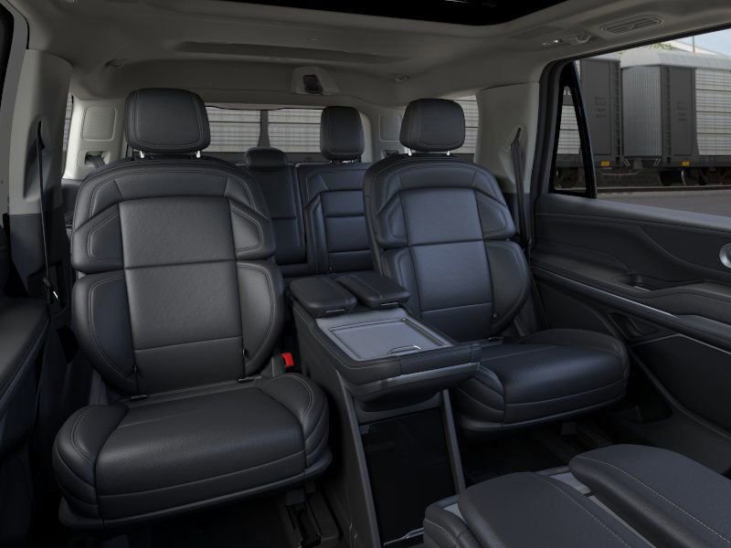 New 2026 Lincoln Navigator Reserve image 11