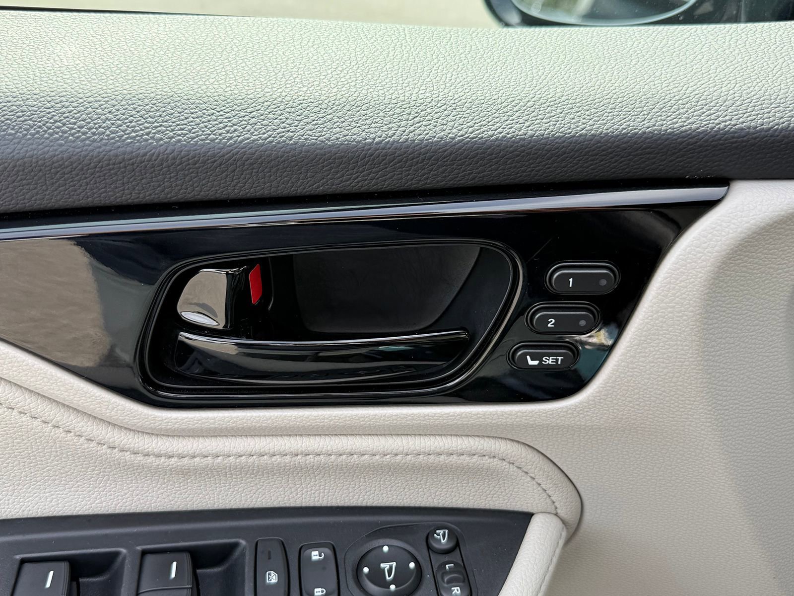 Used 2025 Honda Odyssey Elite image 16