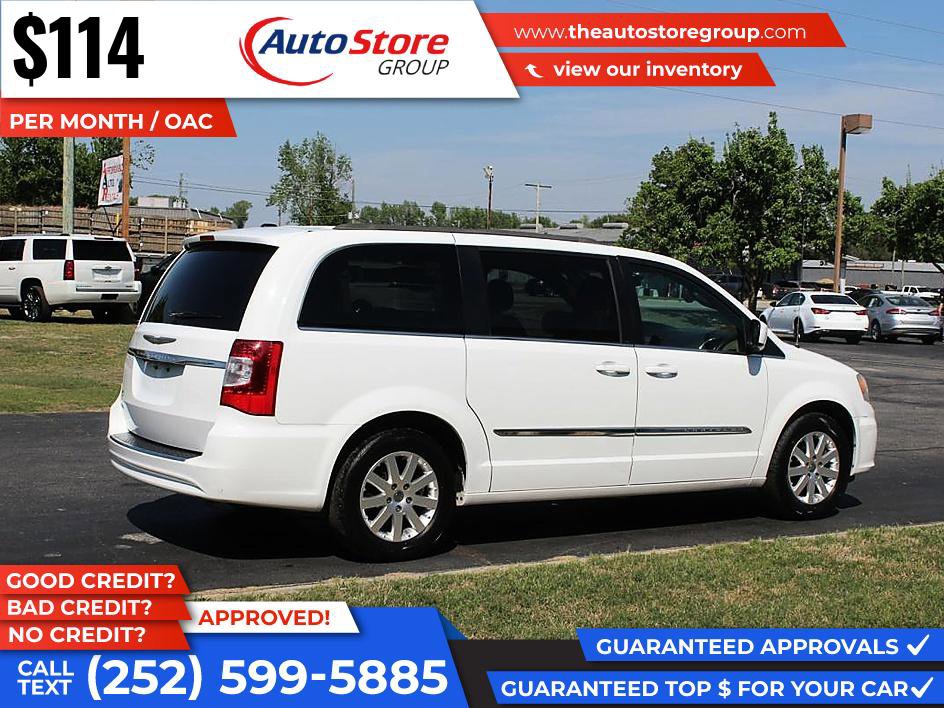 Used 2014 Chrysler Town & Country Touring FWD image 6