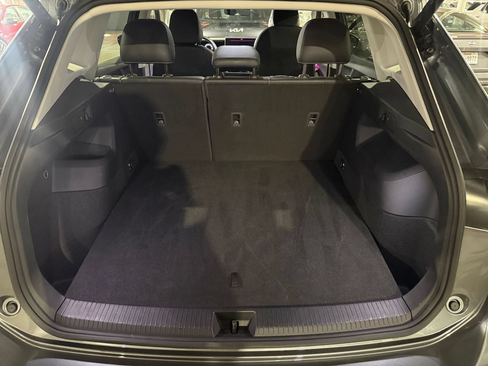 Used 2026 Volkswagen Tiguan SE AWD/4WD image 32