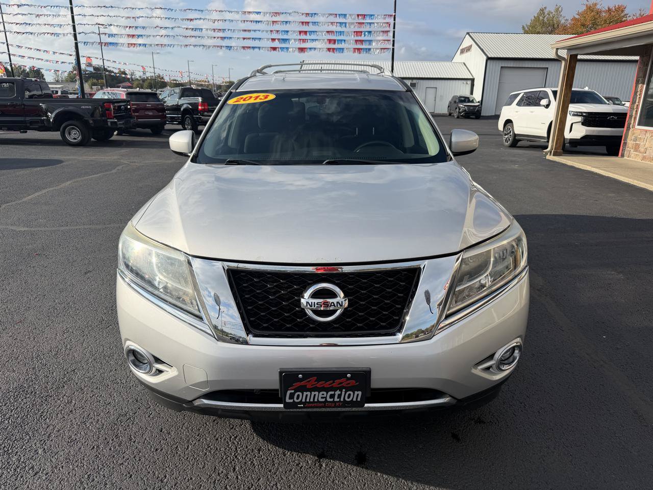 Used 2013 Nissan Pathfinder SV AWD/4WD image 10