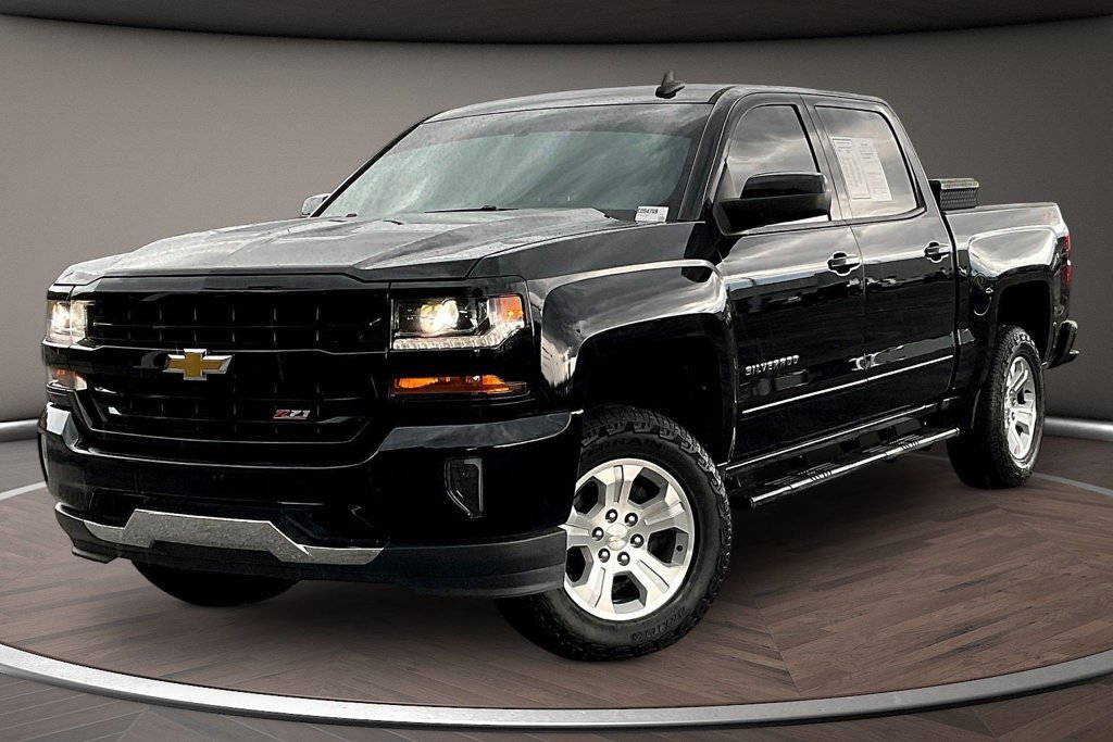Used 2018 Chevrolet Silverado 1500 LT w/ All Star Edition AWD/4WD image 3