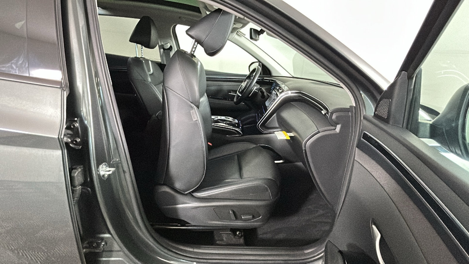 Certified 2024 Hyundai Tucson Limited AWD/4WD image 36