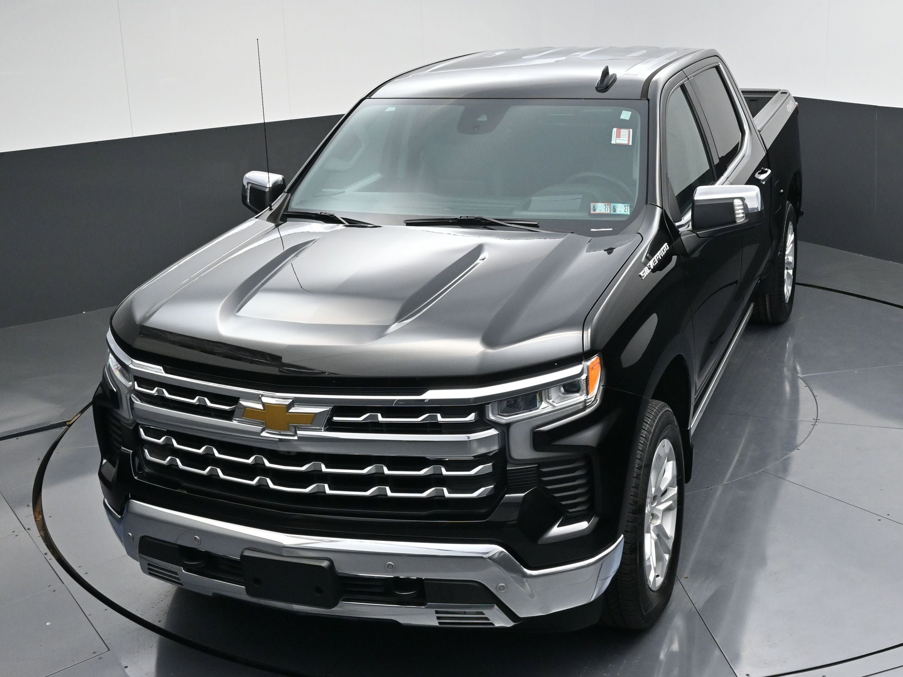 Certified 2023 Chevrolet Silverado 1500 LTZ w/ Technology Package AWD/4WD image 41
