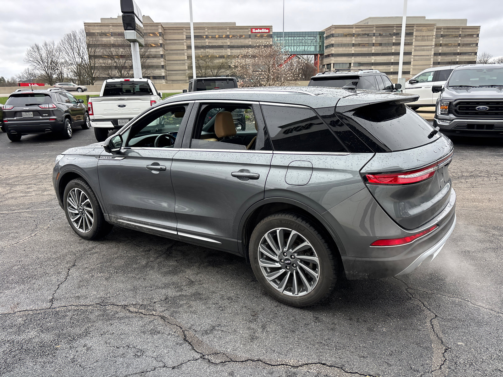 Certified 2023 Lincoln Corsair Reserve w/ Equipment Group 201A image 5