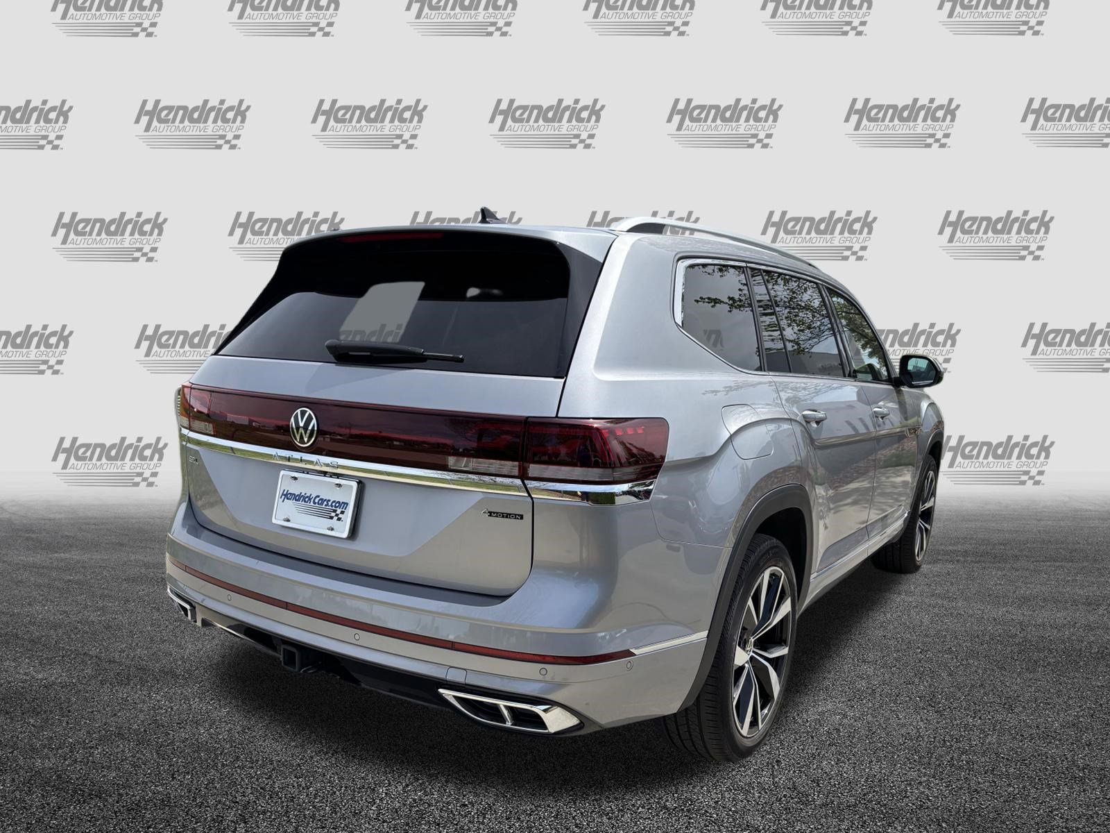 Used 2025 Volkswagen Atlas SEL Premium R-Line image 12