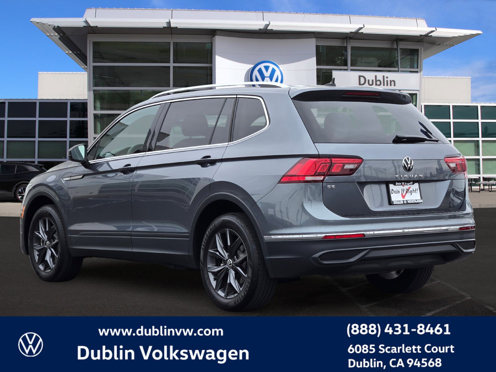 Certified 2023 Volkswagen Tiguan SE w/ Panoramic Sunroof Package FWD image 6