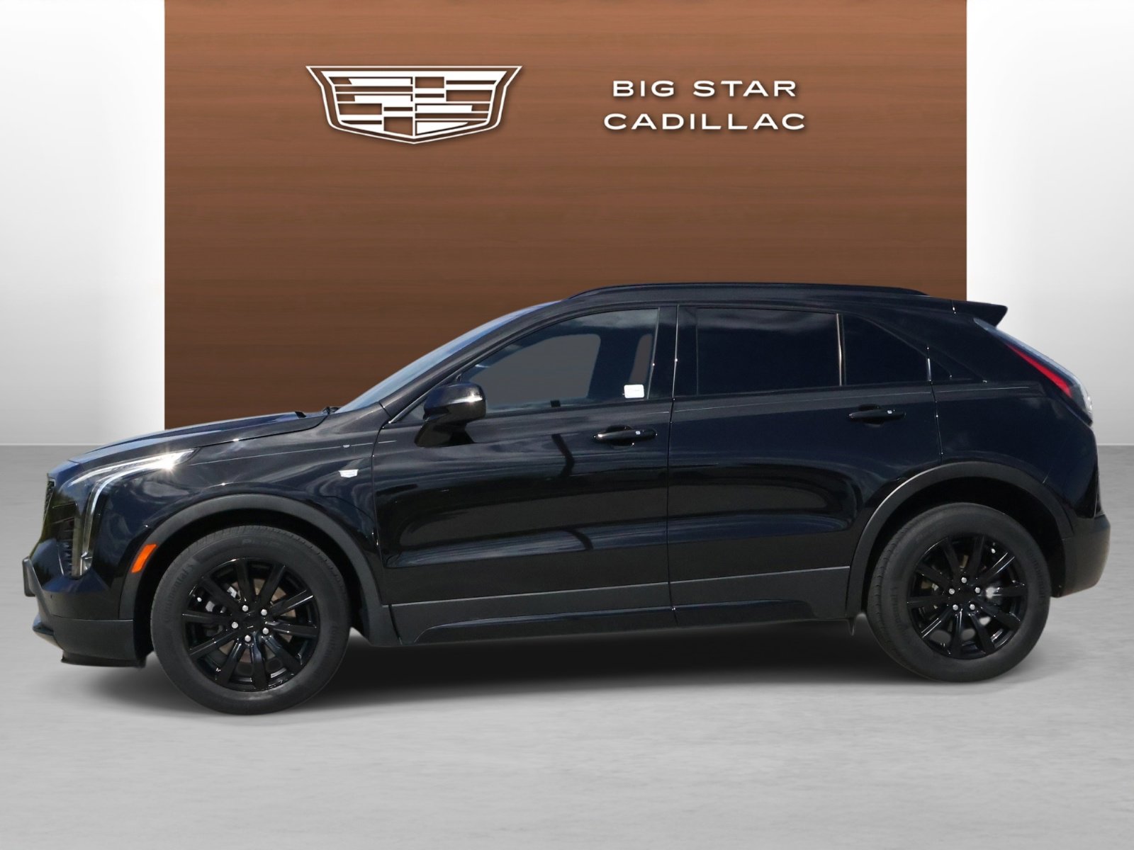 Certified 2023 Cadillac XT4 Sport w/ Technology Package image 2