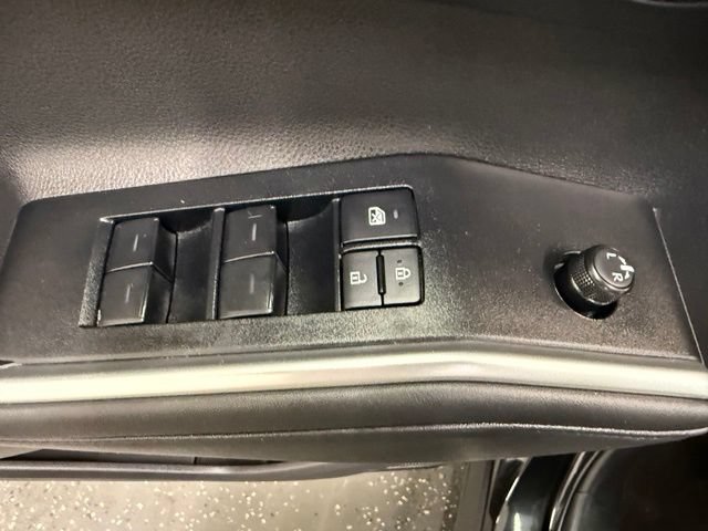 Certified 2025 Toyota Highlander XLE AWD/4WD image 11