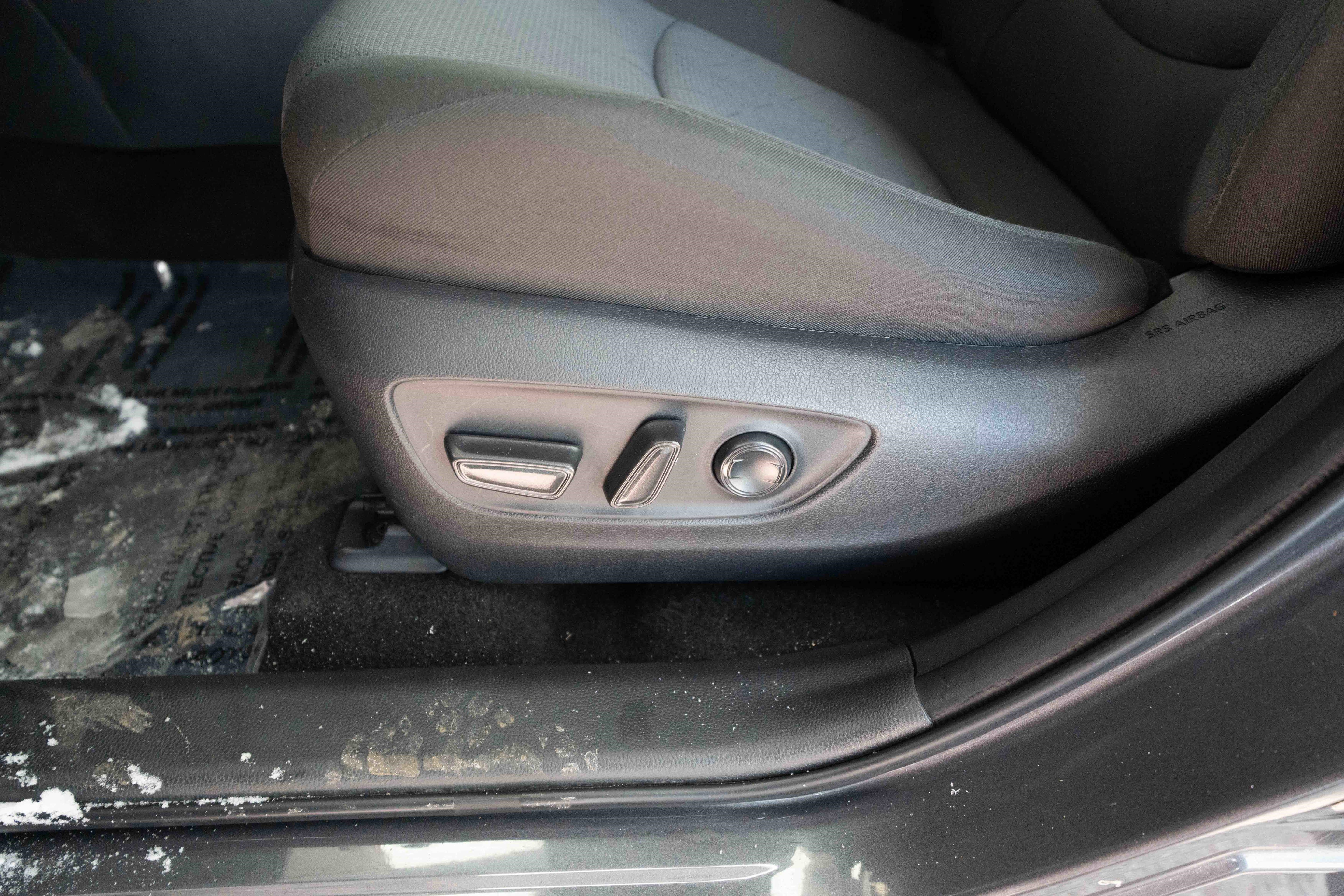 Used 2025 Toyota RAV4 XLE image 12